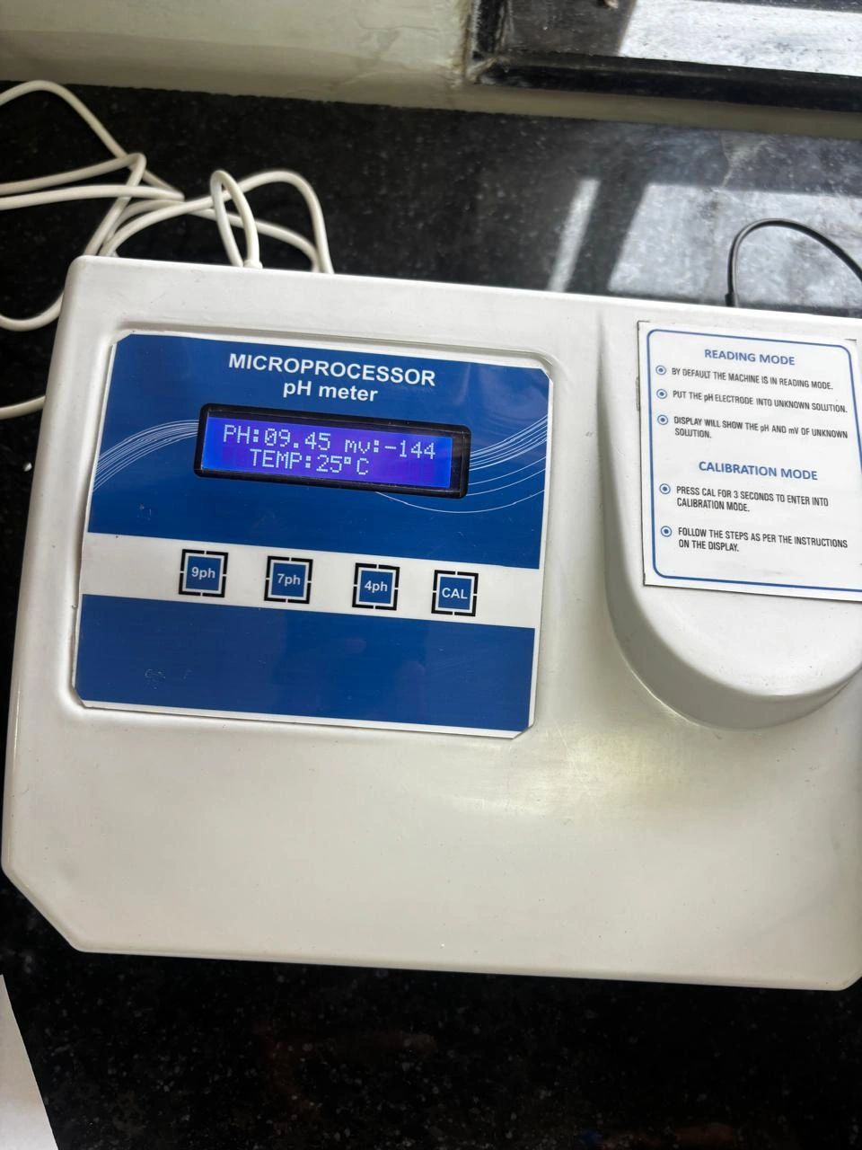 Microprocessor pH Meter